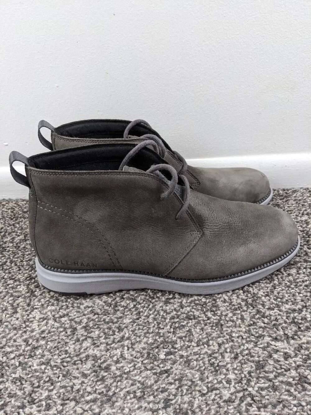 Cole Haan Grand 360 Chukka Nubuck Gray Ankle Boots Suede C37154 Mens 10 M *Flaw
